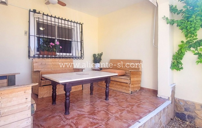 Sale - Villa  - Algueña