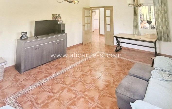 Sale - Villa  - Algueña