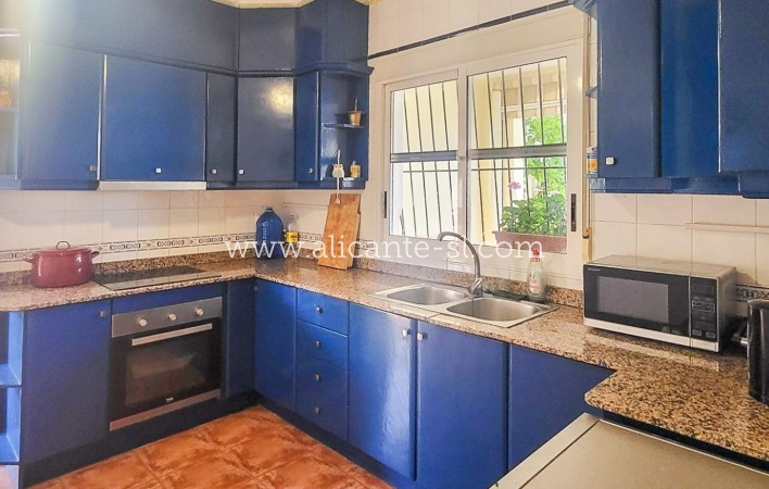 Sale - Villa  - Algueña