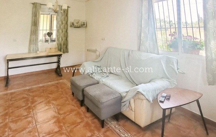 Sale - Villa  - Algueña