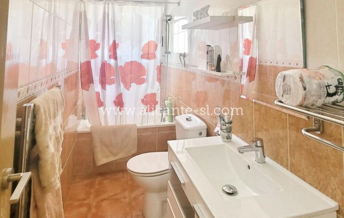 Sale - Villa  - Algueña