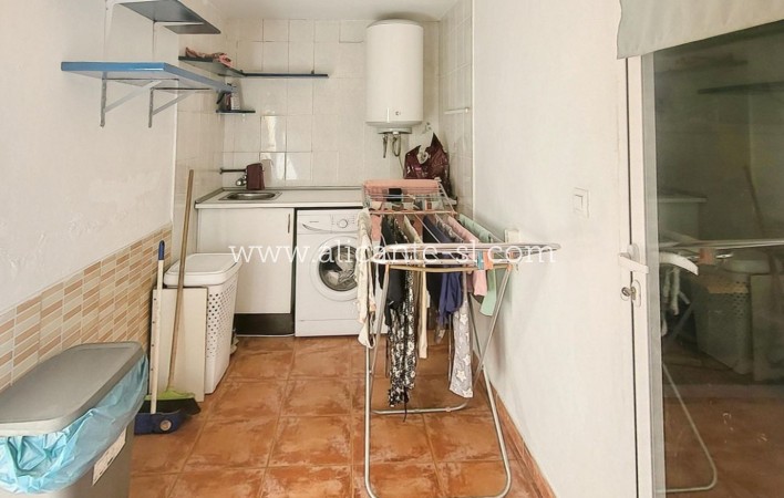 Sale - Villa  - Algueña