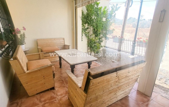 Sale - Villa  - Algueña
