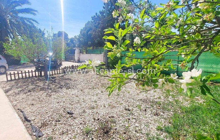 Sale - Villa  - La Romana