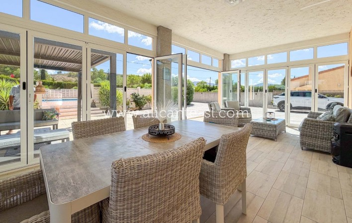Venta - Villa  - Hondón de las Nieves