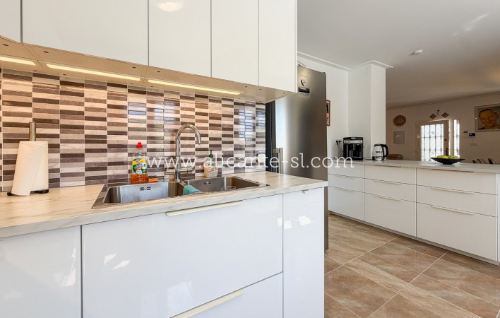 Venta - Villa  - Hondón de las Nieves