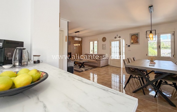Venta - Villa  - Hondón de las Nieves