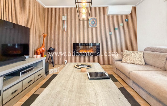 Venta - Villa  - Hondón de las Nieves