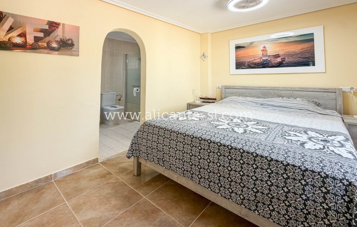 Venta - Villa  - Hondón de las Nieves