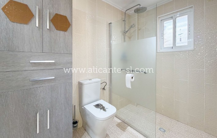 Venta - Villa  - Hondón de las Nieves