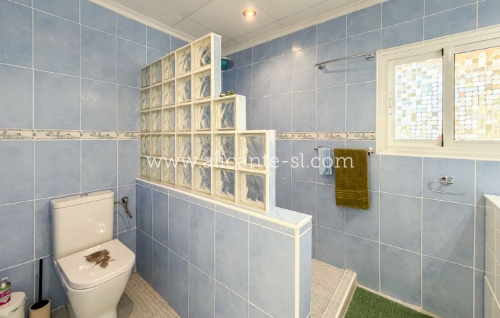 Venta - Villa  - Hondón de las Nieves