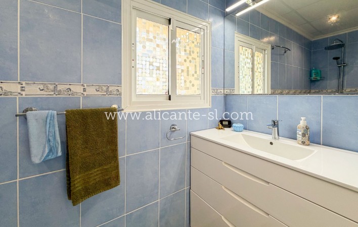 Venta - Villa  - Hondón de las Nieves