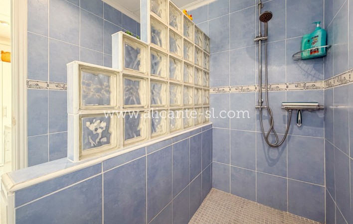 Venta - Villa  - Hondón de las Nieves