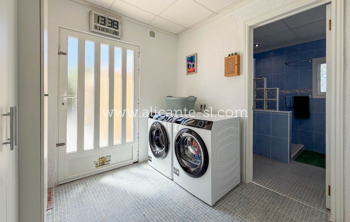 Venta - Villa  - Hondón de las Nieves