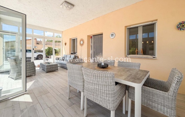 Venta - Villa  - Hondón de las Nieves