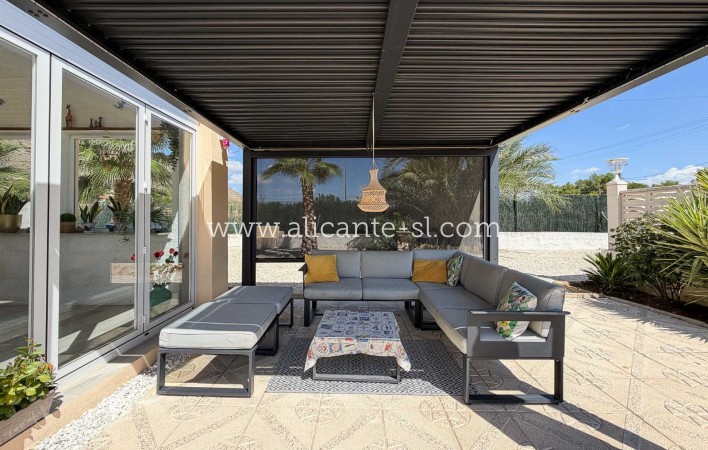 Venta - Villa  - Hondón de las Nieves