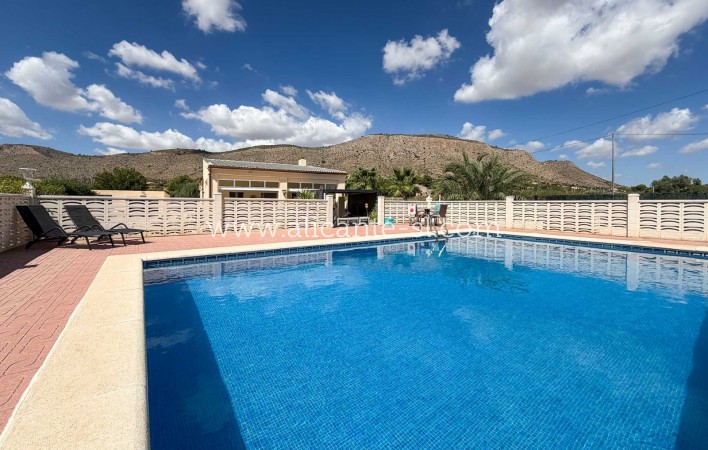 Venta - Villa  - Hondón de las Nieves