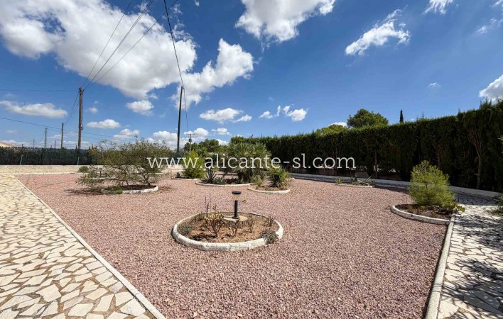 Venta - Villa  - Hondón de las Nieves