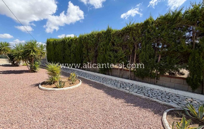 Venta - Villa  - Hondón de las Nieves