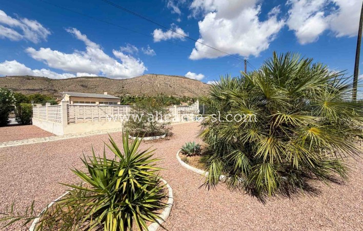 Venta - Villa  - Hondón de las Nieves