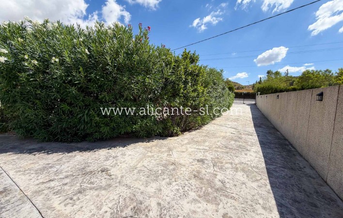 Venta - Villa  - Hondón de las Nieves