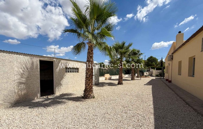 Venta - Villa  - Hondón de las Nieves