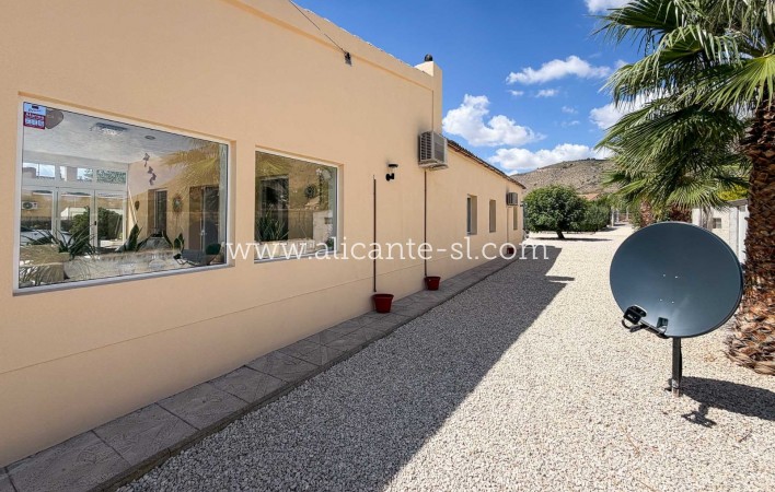 Venta - Villa  - Hondón de las Nieves