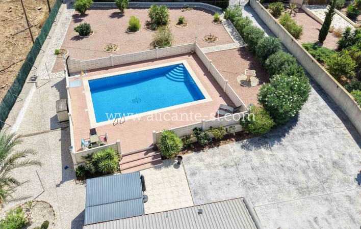 Venta - Villa  - Hondón de las Nieves