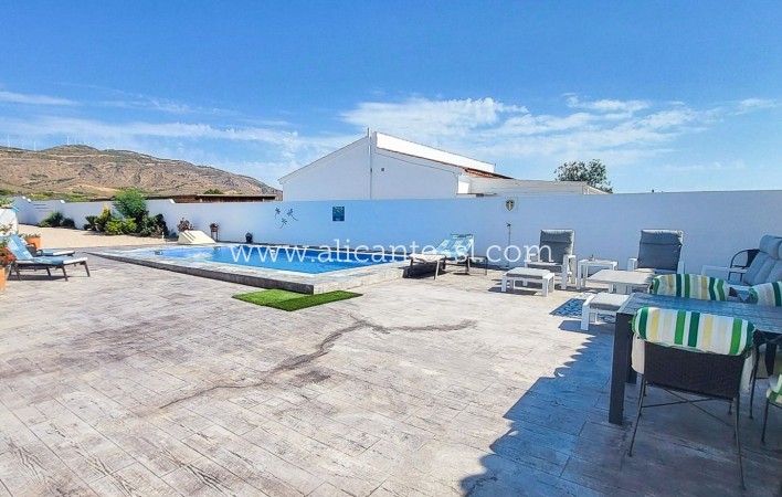 Sale - Villa  - Caudete