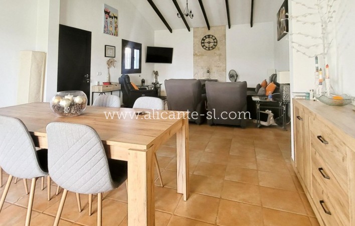 Sale - Villa  - Caudete