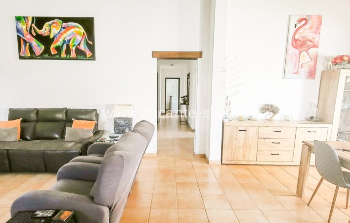 Sale - Villa  - Caudete