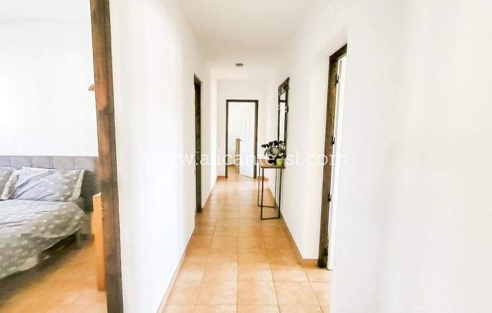 Sale - Villa  - Caudete