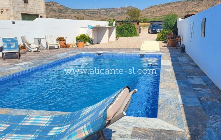 Sale - Villa  - Caudete
