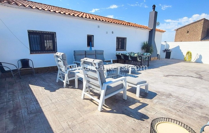 Sale - Villa  - Caudete
