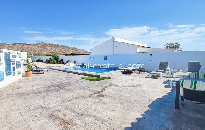 Sale - Villa  - Caudete