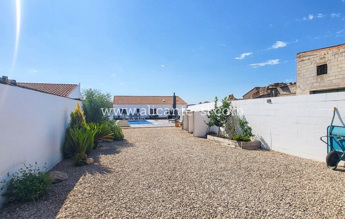 Sale - Villa  - Caudete