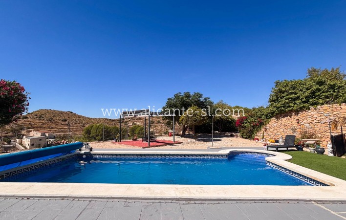 Sale - Villa  - Fortuna