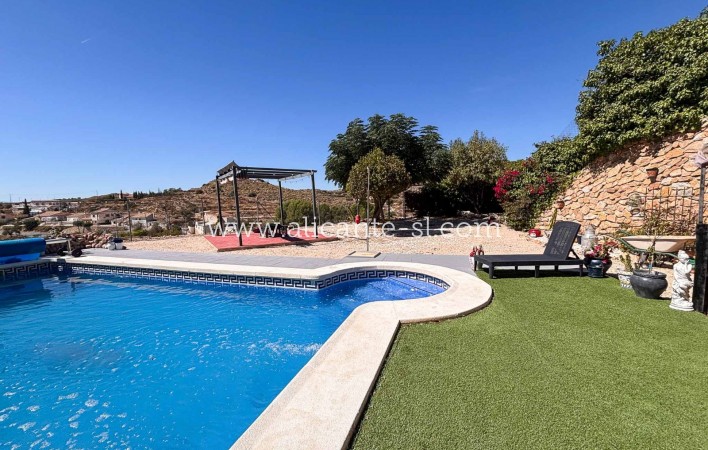 Sale - Villa  - Fortuna