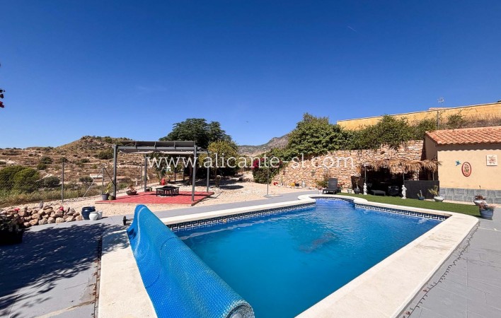 Sale - Villa  - Fortuna