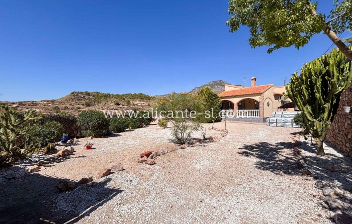 Sale - Villa  - Fortuna