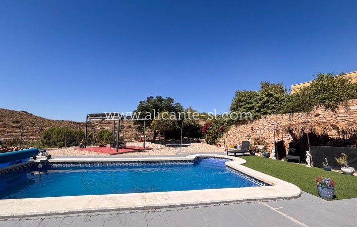 Sale - Villa  - Fortuna