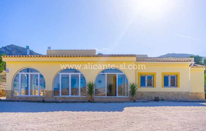 Resale - Villa / Doppelhaushälfte - La Romana