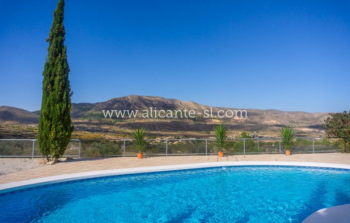 Resale - Villa / Doppelhaushälfte - La Romana