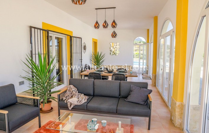 Resale - Villa / Doppelhaushälfte - La Romana