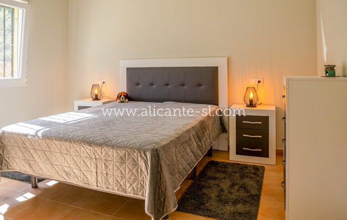 Resale - Villa / Doppelhaushälfte - La Romana