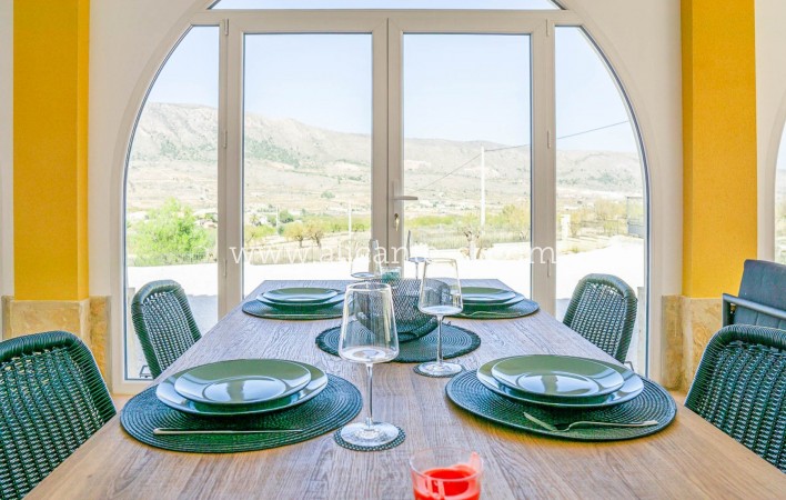 Resale - Villa / Doppelhaushälfte - La Romana