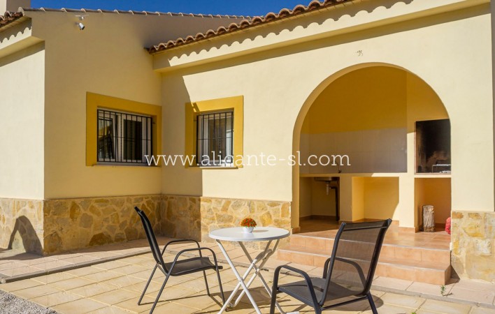 Resale - Villa / Doppelhaushälfte - La Romana