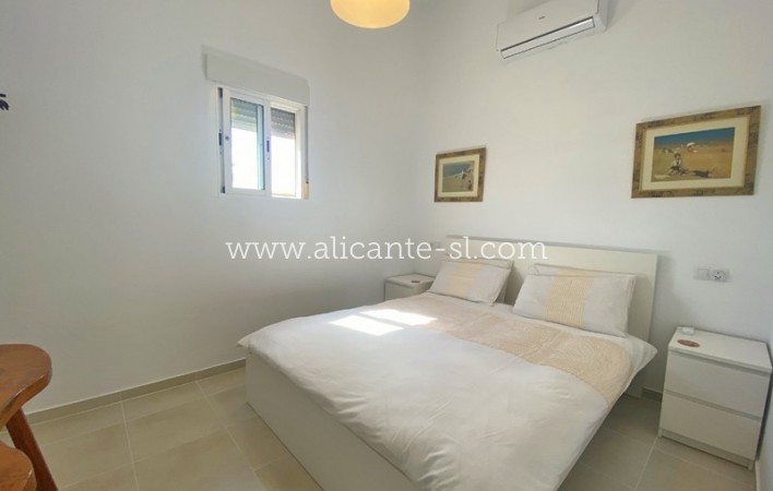 Sale - Villa  - Hondón de las Nieves