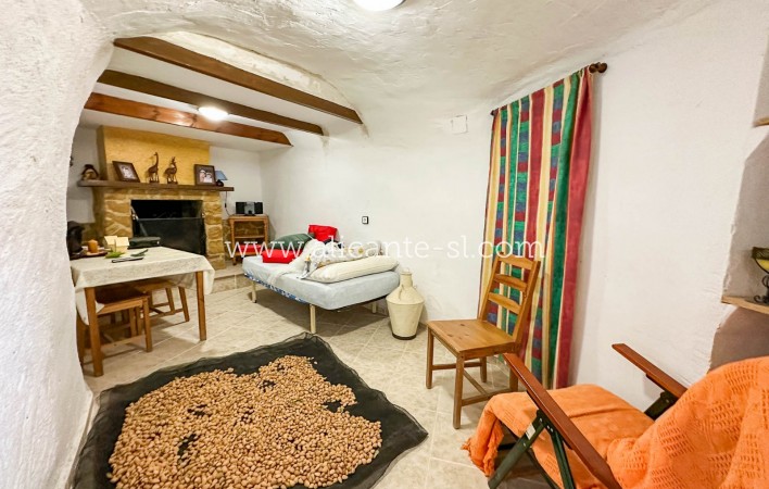 Venta - Casa de Cueva - La Romana