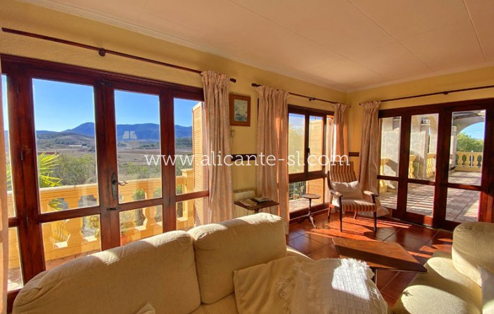 Resale - Villa / Doppelhaushälfte - Hondón de las Nieves